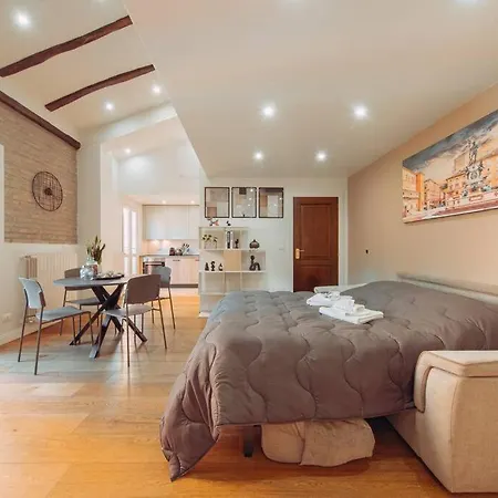 Loft Santo Stefano-sant'orsola Lägenhet *