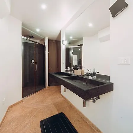 Loft Santo Stefano-sant'orsola Apartment *